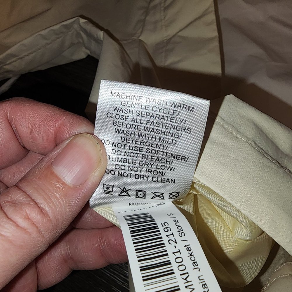 Quince Weatherproof Short Rain Jacket NWT Cream Small - Picture 7 of 8